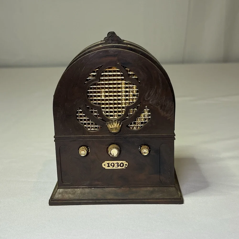 Vintage 6 Coaster Set Old 1930 Wood Radio Design Made‎ In Hong Kong AM/FM Cork